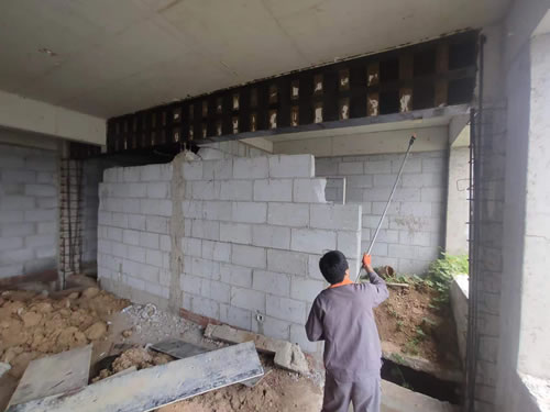 建设房屋加固